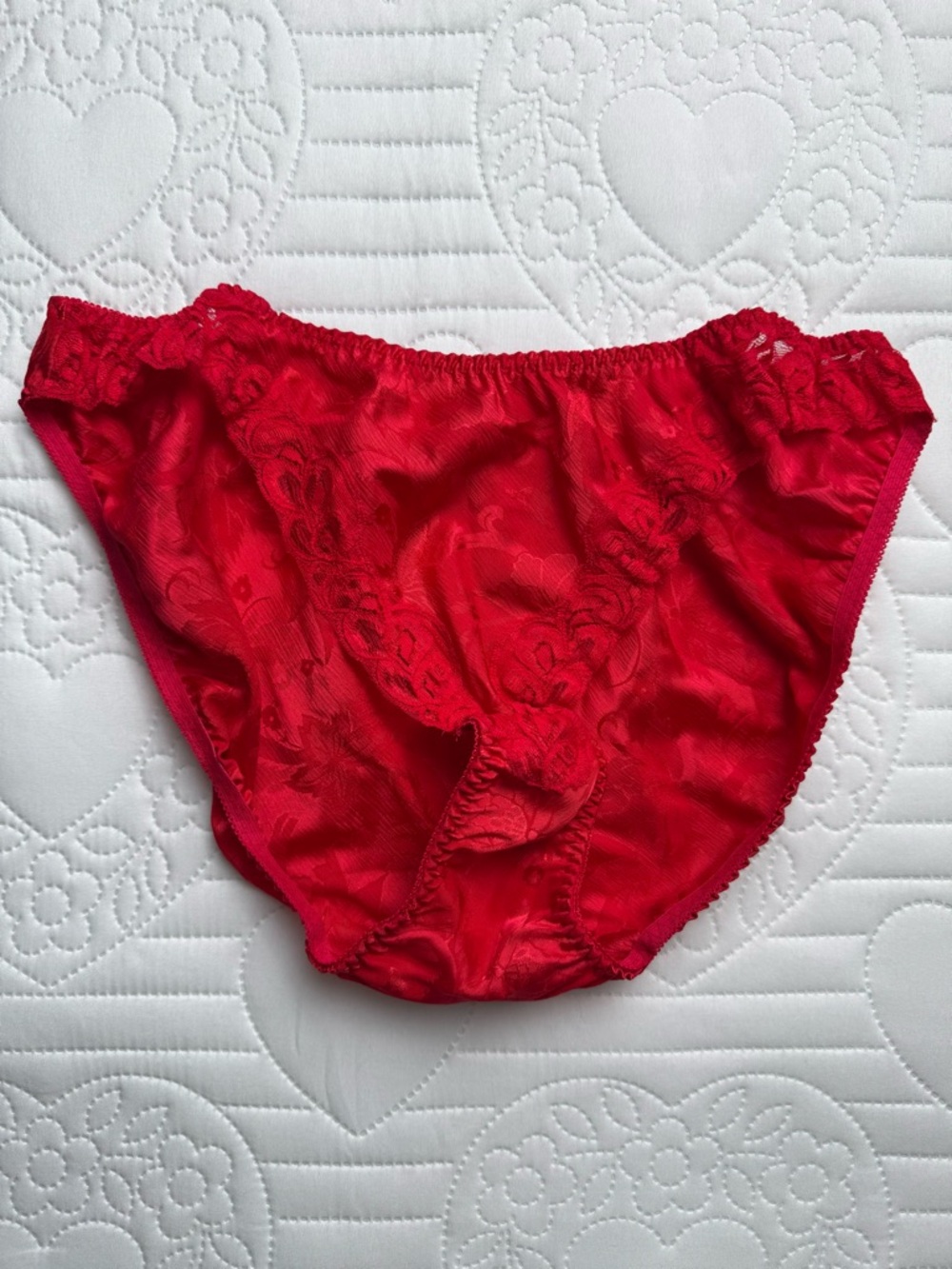 Vintage Victoria’s Secret Red Satin Like Lace Deadstock Panty Large